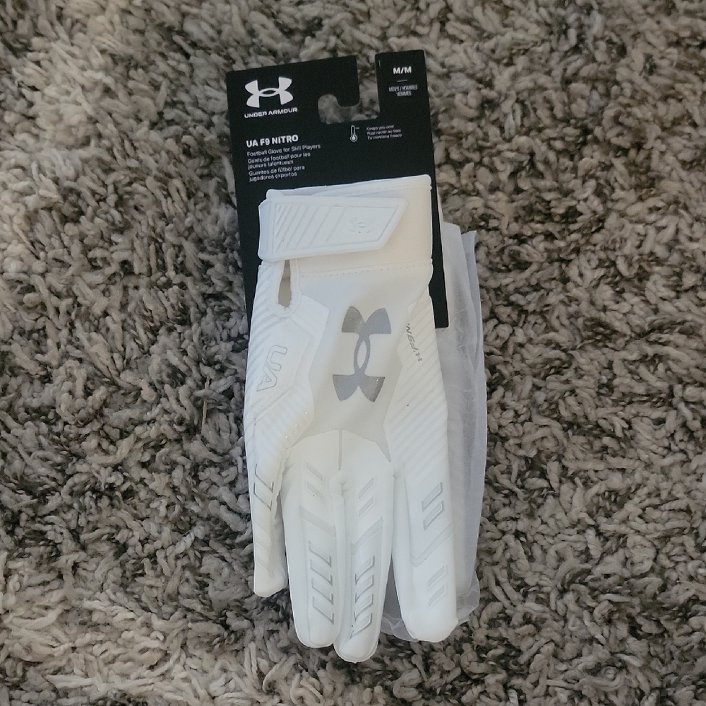 Under Armour White Sports Gloves